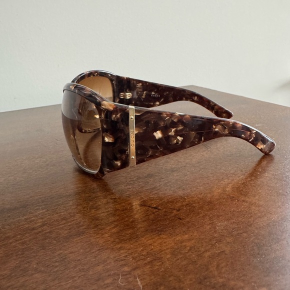 Gucci Sunglasses - Picture 7 of 7